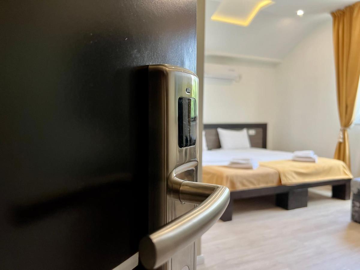 Side One Design Hotel Garni Belgrad Exterior foto